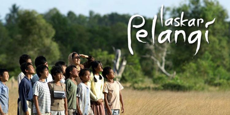 Dampak Novel dan Film Laskar Pelangi bagi Akselerasi Pemberdayaan Masyarakat Belitung: Tinjauan Sosiologi Sastra